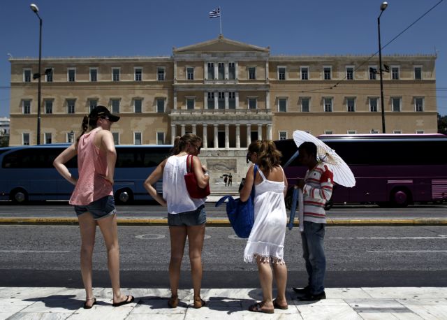 Τουριστικό τσουνάμι – Αυξήθηκαν κατά 9,1% οι εισπράξεις