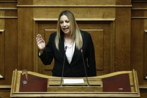 Γεννηματά για πλειστηριασμούς: Η κυβέρνηση παριστάνει τον Πόντιο Πιλάτο