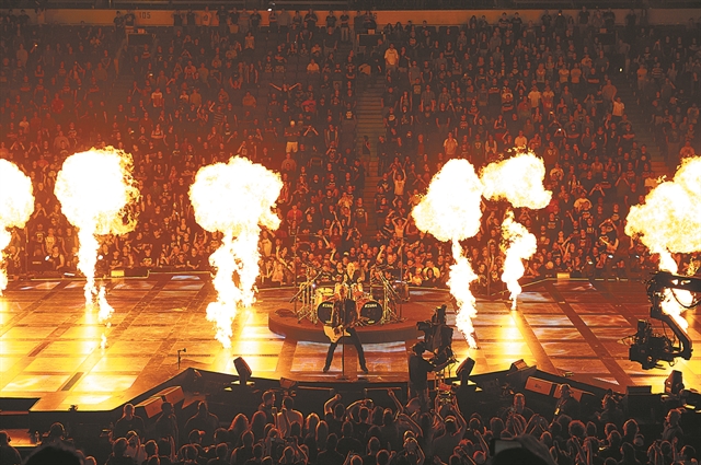 Στα παρασκήνια μιας συναυλίας των Metallica