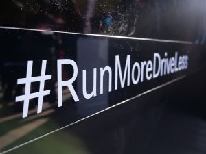 H Mercedes-Benz επίσημος χορηγός στον 36ο Αυθεντικό Μαραθώνιο της Αθήνας