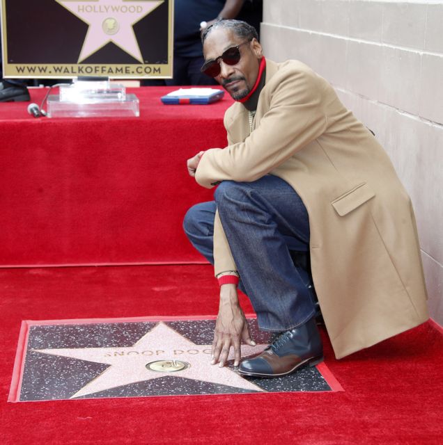 Ο ράπερ Snoop Dogg διαθέτει πλέον αστέρι στη Λεωφόρο της Δόξας