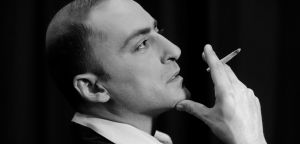 Ελληνας ηθοποιός: Είμαι επιρρεπής στις καταχρήσεις