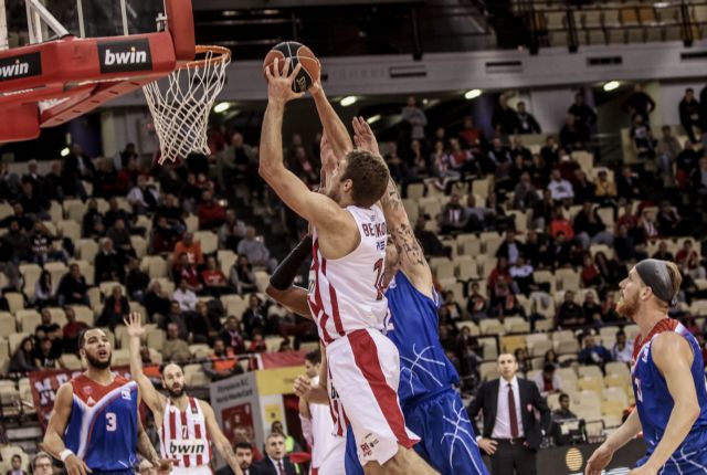 «Περίπατος» του Ολυμπιακού στην επιστροφή Αγραβάνη