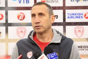 Μπλατ : «Θέλουμε ολοκληρωμένο παιχνίδι»