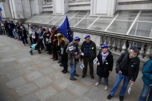 Ανθρώπινη αλυσσίδα στη Ντάουνιγκ Στριτ για το Brexit