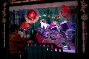 Καρέ καρέ ο στολισμός σε πρωτεύουσες ανά τον κόσμο