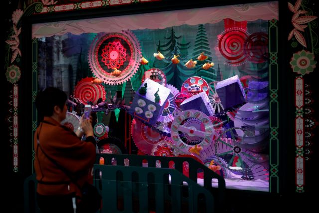 Καρέ καρέ ο στολισμός σε πρωτεύουσες ανά τον κόσμο