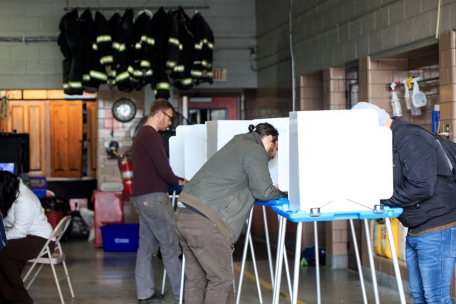 Ψήφο κατά του Τραμπ ζήτησε η Χίλαρι