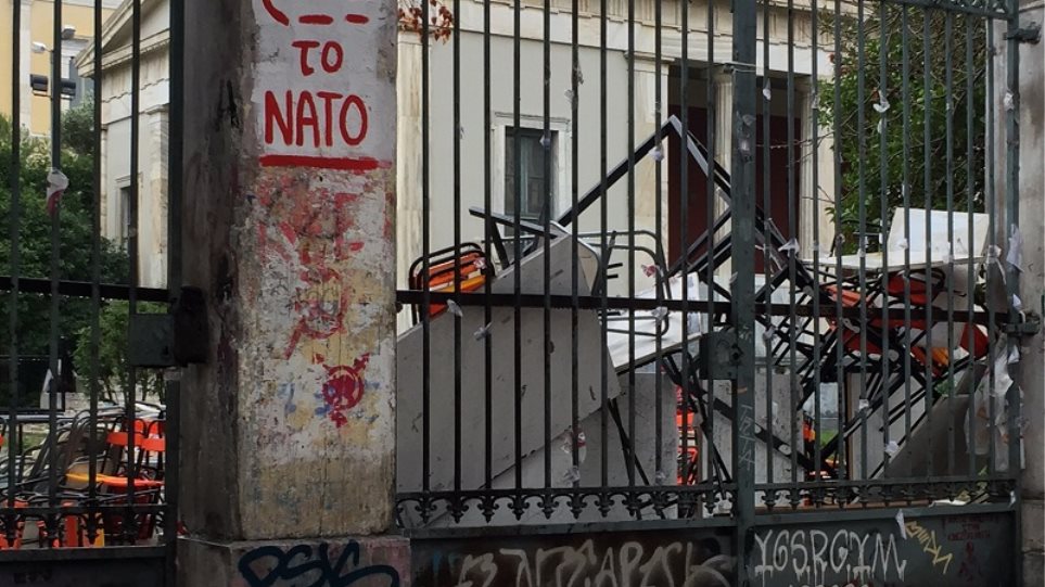 Απίστευτες εικόνες καταστροφής στο Πολυτεχνείο