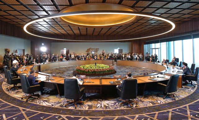 APEC: Μια «τρύπα στο νερό» με φόντο τη διαμάχη ΗΠΑ-Κίνας | tanea.gr APEC: Μια «τρύπα στο νερό» με φόντο τη διαμάχη ΗΠΑ-Κίνας | tanea.gr
