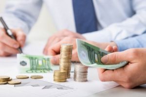 Φόροι : Οι χαμένοι του νέου προϋπολογισμού και τι θα πληρώσουμε το 2019