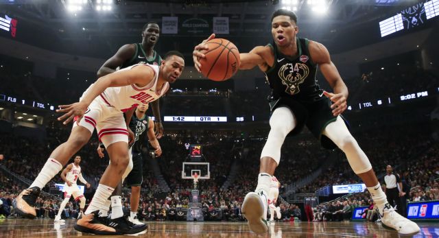 Ηγέτης με double double ο Giannis στη μεγάλη ανατροπή των Μπακς