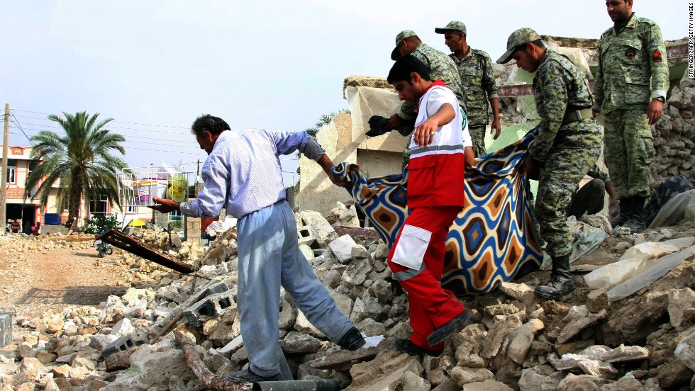 Ιράν: Τουλάχιστον 400 τραυματίες από τον σεισμό των 6,4 Ρίχτερ