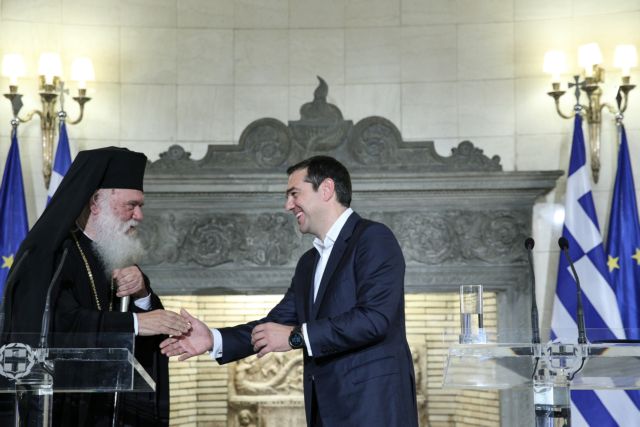 Ο διαχωρισμός έγινε εναγκαλισμός