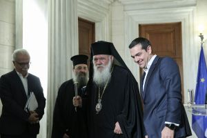 Η ιερή συμφωνία «κάηκε», Τσίπρας και Ιερώνυμος ηττήθηκαν αλλά… το Μαξίμου επιμένει