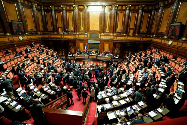 Ιταλία: Μπλόκο σε τροπολογία για δωρεάν διανομή προφυλακτικών