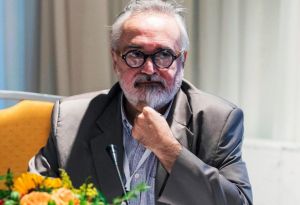 Ελληνας επιστήμονας: Ο καρκίνος νικήθηκε – Σε 10 χρόνια θα είναι απλά χρόνια νόσος