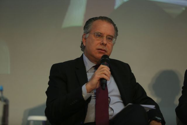 Κουμουτσάκος: Ανησυχία για τις αποφάσεις του Κοσόβου