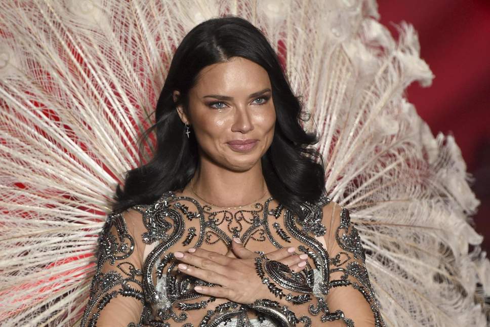 Andriana Lima : Το τελευταίο show για τον «άγγελο» της Victoria’s Secret (video)