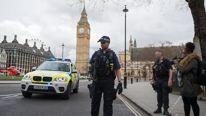 Λήξη συναγερμού στο Λονδίνο που σήμανε για «ύποπτο δέμα» κοντά στο Κοινοβούλιο