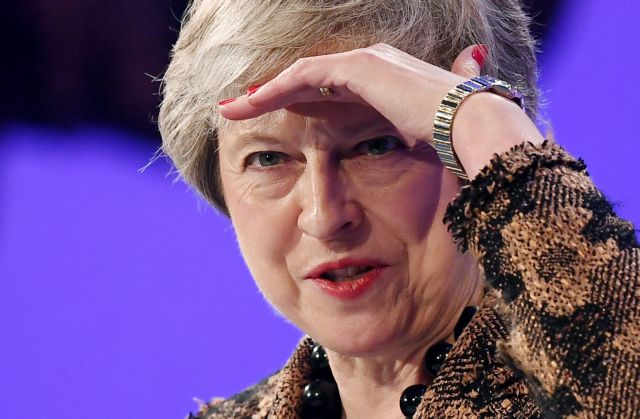 Βρετανία: Ενας ακόμα βουλευτής υπέρ της πρότασης μομφής εναντίον της Μέι