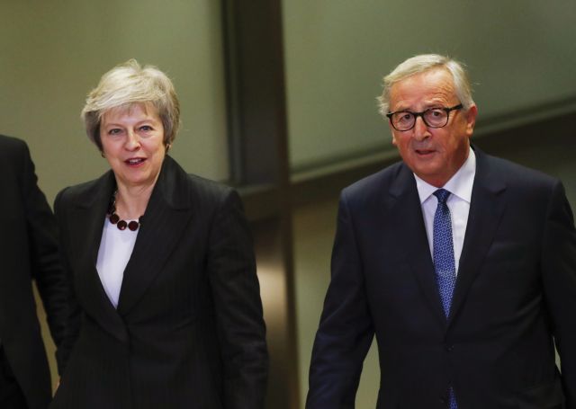 Η Μέι επιστρέφει στις Βρυξέλλες για συνομιλίες με τον Γιούνκερ