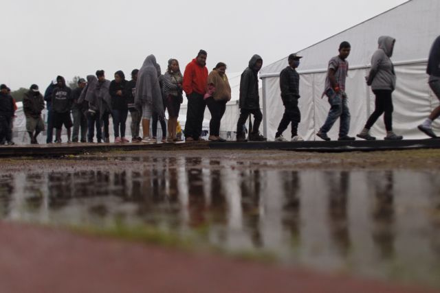 Καταφθάνει στα σύνορα Μεξικού –  ΗΠΑ το καραβάνι των μεταναστών