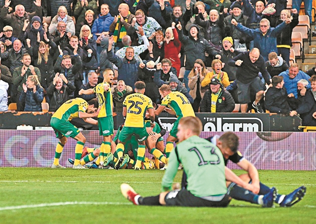 Μόνη στην κορυφή η Νόριτς