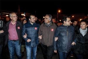 Επιτέθηκαν σε υπουργούς και βουλευτές του ΣΥΡΙΖΑ έξω από την αμερικανική πρεσβεία