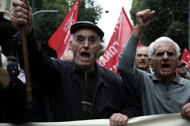 Γιατί τα δικαστήρια δικαιώνουν τους συνταξιούχους