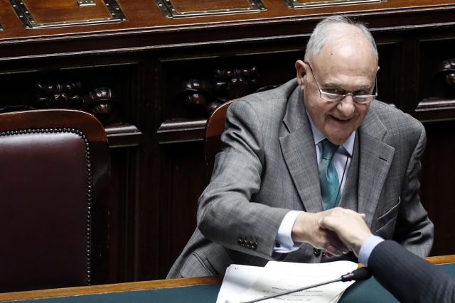 Ιταλία: Ο υπουργός Ευρωπαϊκών Υποθέσεων σκέφτεται να παραιτηθεί