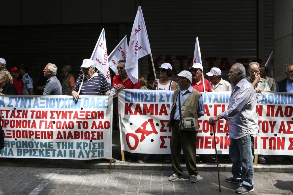 Αναδρομικά : Βιομηχανία αγωγών και τρελοί τζίροι στα δικηγορικά γραφεία