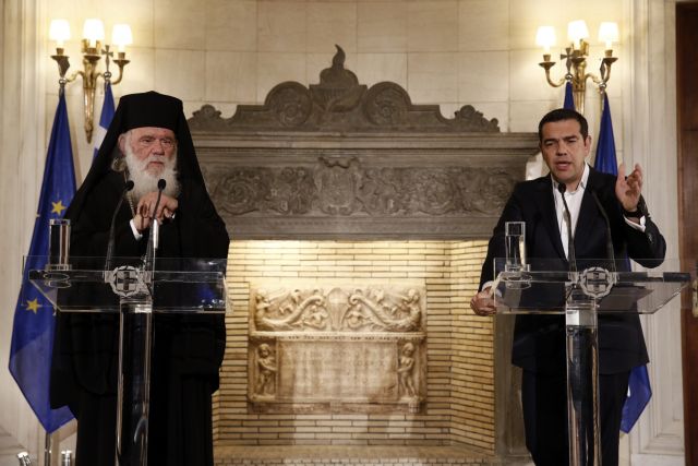 Θύελλα αντιδράσεων από κληρικούς: Θα πολεμήσουμε τη συμφωνία Τσίπρα – Ιερώνυμου