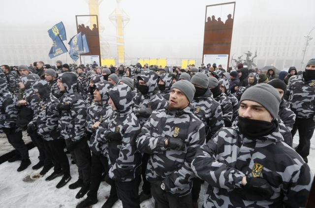 Ουκρανία : Στρατιωτικό νόμο κήρυξε ο Ποροσένκο