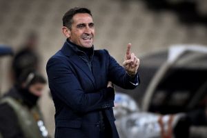 Πείτε με ονειροπόλο, μα βλέπω πίσω τον Μανόλο