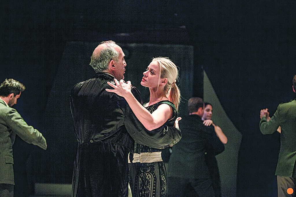 «Ο Γιούγκερμαν φτάνει στον θρόνο για να κατρακυλήσει»