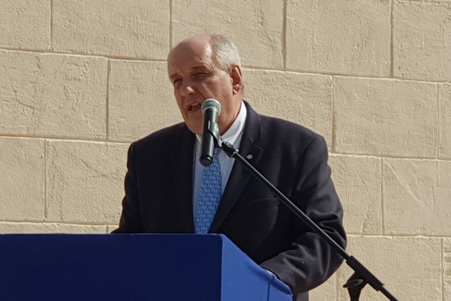 Κι ο Αντώνης Ρέμος στο ενοίκιο έμενε