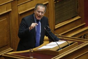 Κουμουτσάκος: Συμφωνεί ή όχι η κυβέρνηση με το περιεχόμενο της πρότασης Ζάεφ;