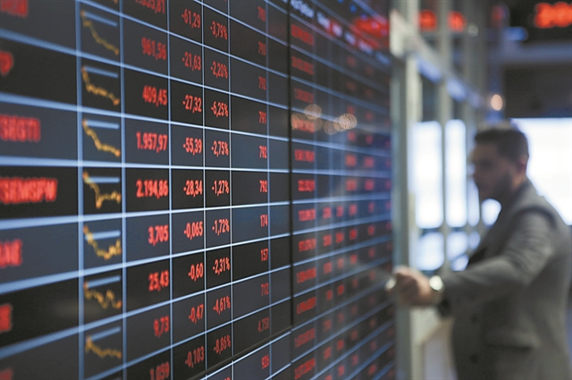 Στην εποχή των διακυμάνσεων και το Χρηματιστήριο Αθηνών