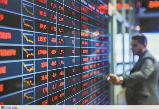 Η Ομικρον τρομάζει και το Χρηματιστήριο Αθηνών