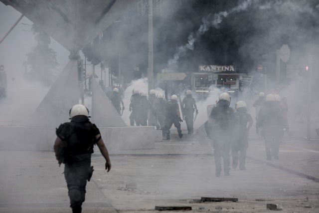Καταδικάστηκε αστυνομικός των ΜΑΤ για επίθεση σε διαδηλωτή