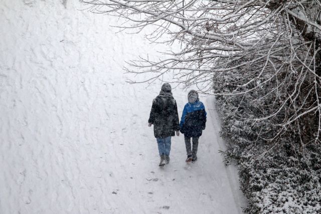 Στο ψυγείο η χώρα λόγω «Πηνελόπης» : Χιόνια και στην Αττική