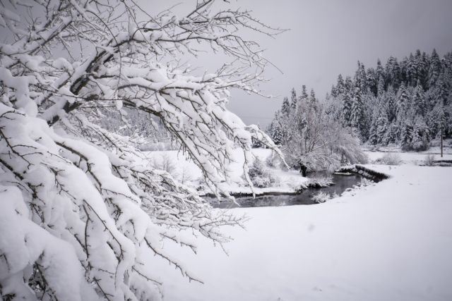 «Ψυχρό μέτωπο» θα σαρώσει τη χώρα σε 12 ώρες – Κατακόρυφη πτώση της θερμοκρασίας