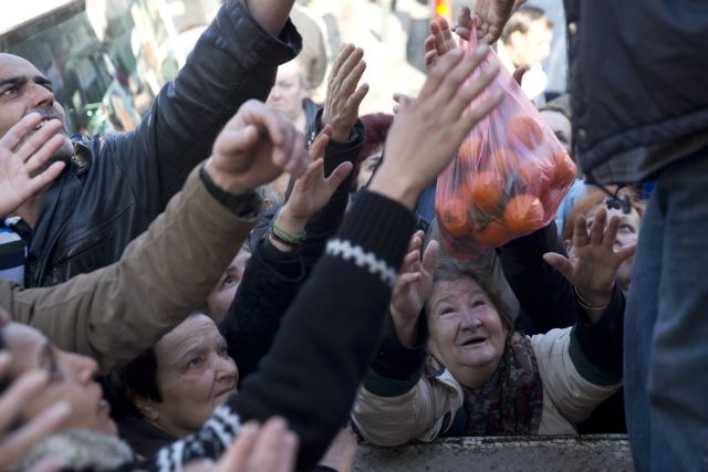 Η κρίση χρέους αφήνει το λαό της Ελλάδας να πεινάει και τα παιδιά υποσιτισμένα