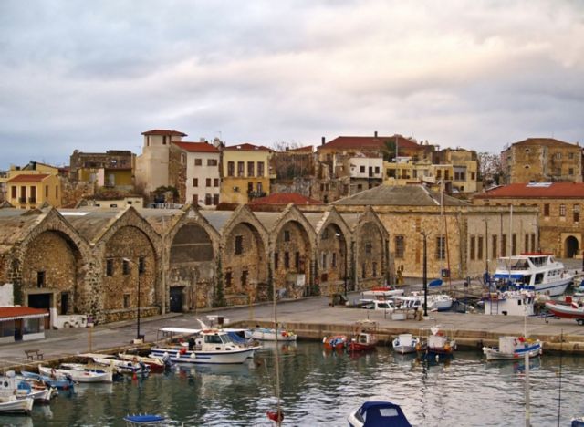 Μειώνονται για το 2019 τα δημοτικά τέλη στα Χανιά