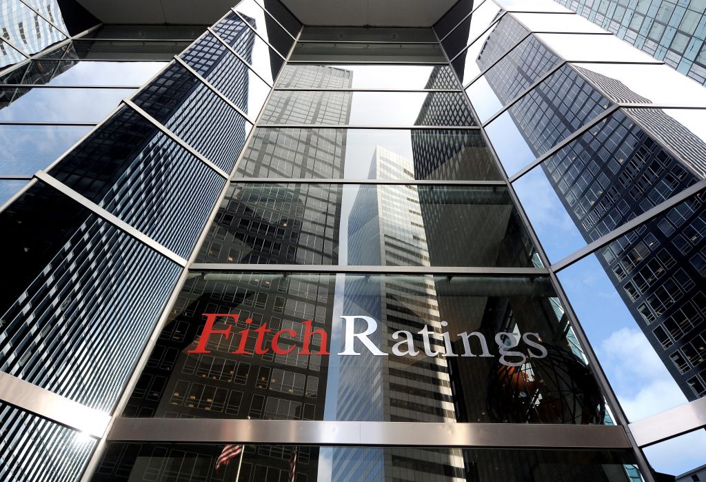 Fitch: Παραμένουν ευάλωτες οι ελληνικές τράπεζες
