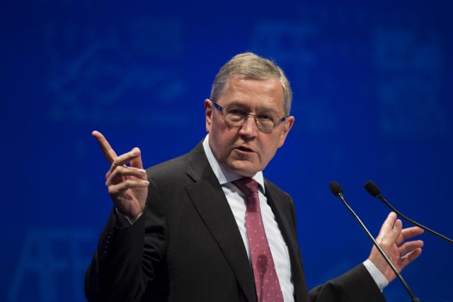 Ο Ρέγκλινγκ προτείνει να μην ζητηθεί η άμεση εξόφληση των δανείων από την Ελλάδα