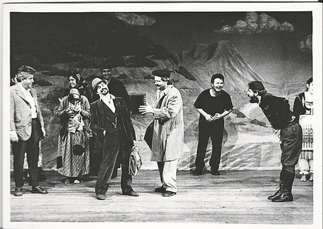 Θεατρικός νόστος