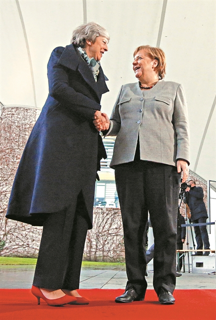 Ετοιμοι για πρόταση μομφής οι Τόρις