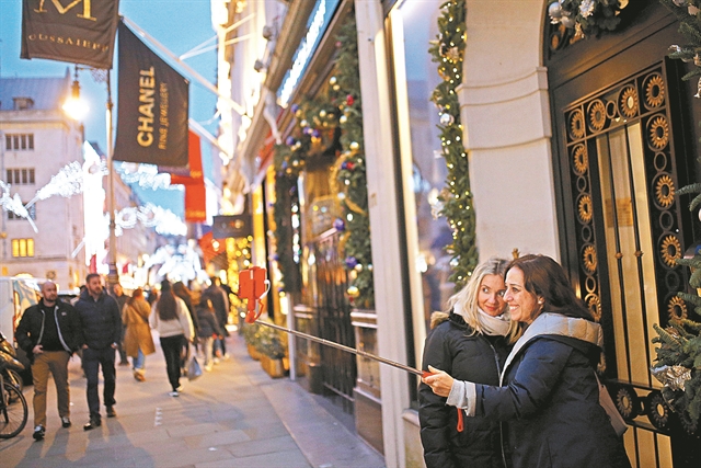 Χριστούγεννα στο… κόκκινο!